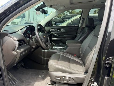 Used 2019 Chevrolet Traverse Premier w/ Redline Edition FWD image 2