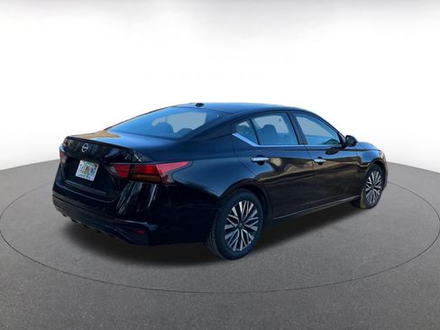 Used 2025 Nissan Altima 2.5 SV image 12