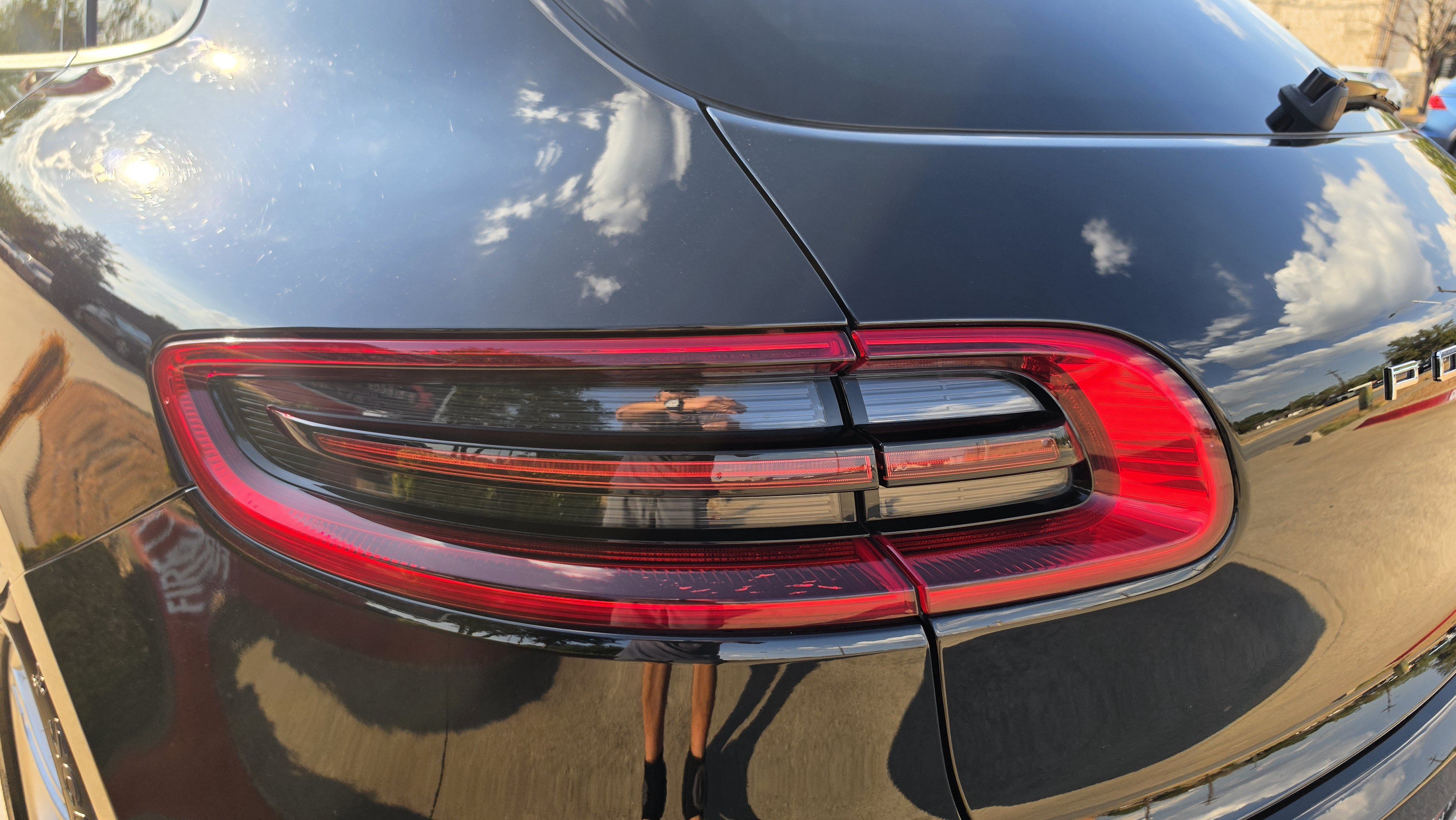 Used 2018 Porsche Macan AWD/4WD image 10