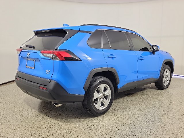 Used 2020 Toyota RAV4 XLE w/ Convenience Package AWD/4WD image 5