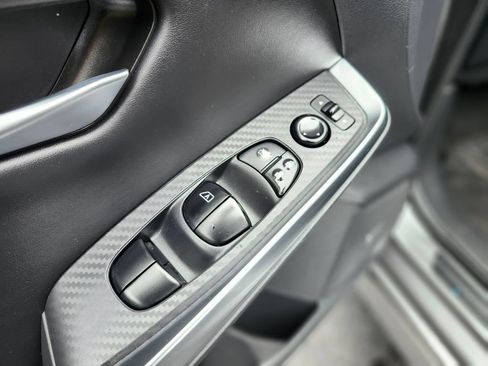 Used 2022 Nissan Sentra SR w/ SR Premium Package FWD image 17