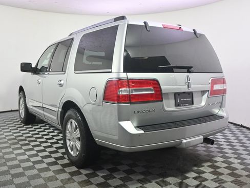 Used 2014 Lincoln Navigator 4WD image 4