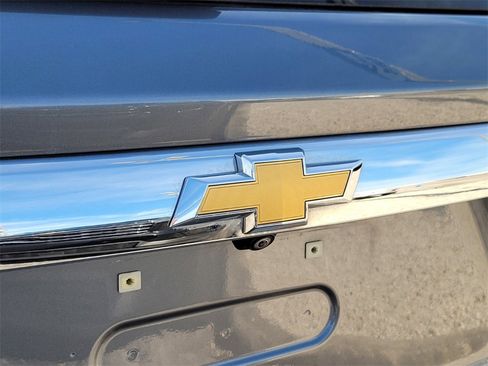 Used 2021 Chevrolet Traverse LT image 11