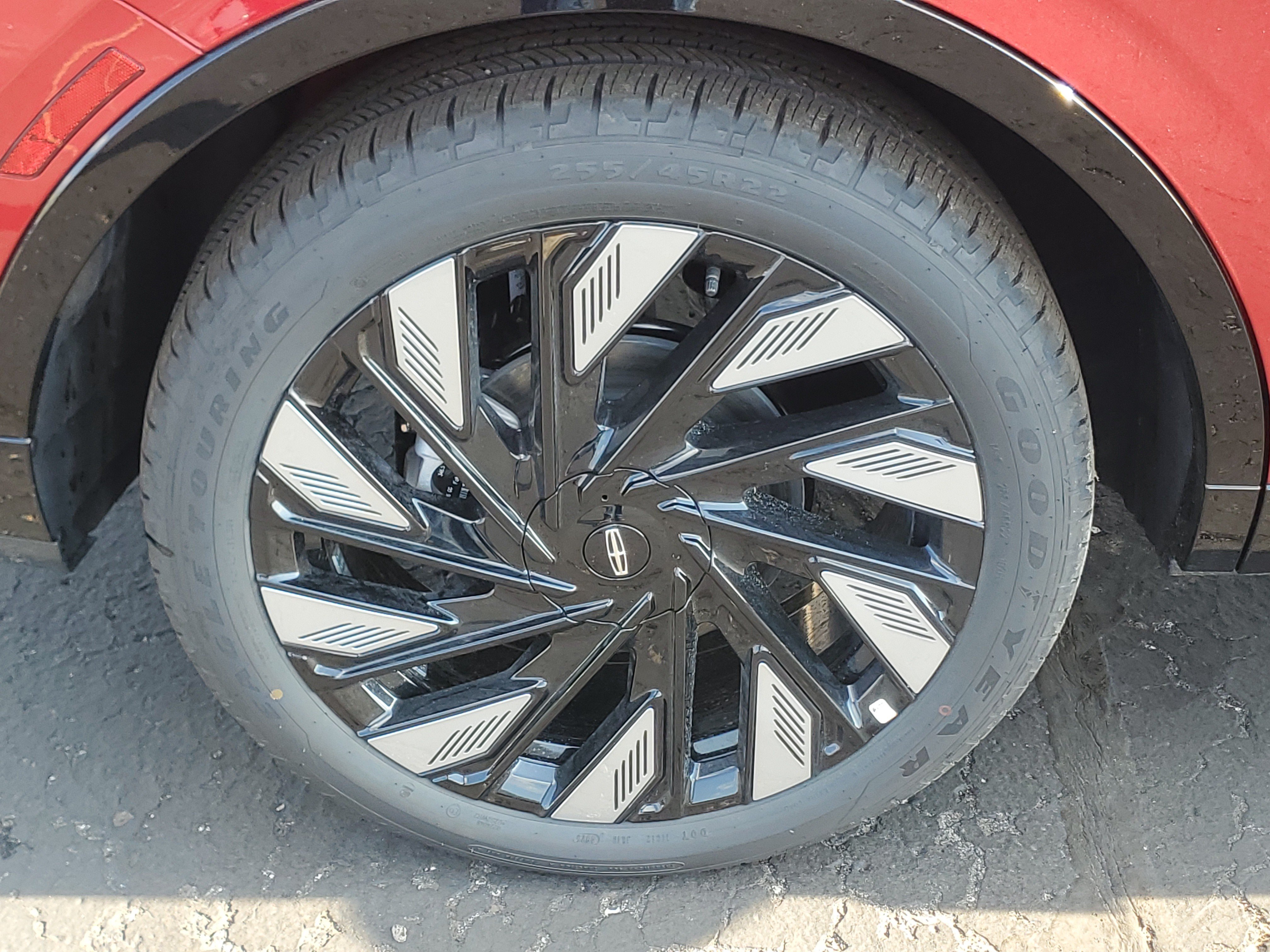 New 2026 Lincoln Nautilus Reserve w/ Jet Appearance Package AWD/4WD image 5