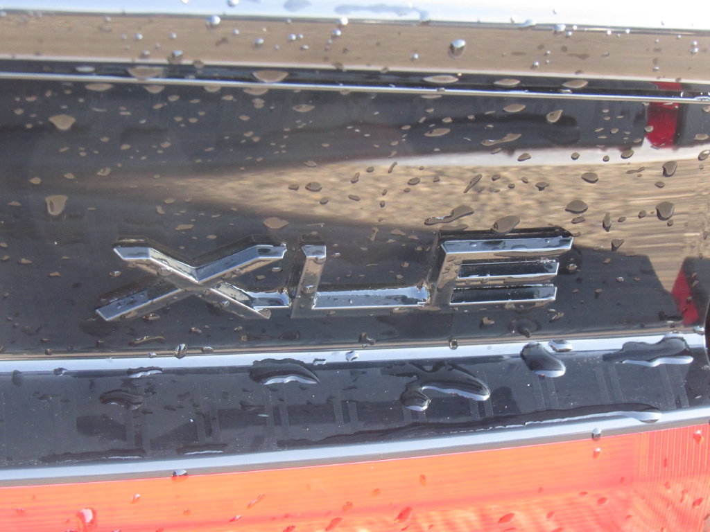 Certified 2025 Toyota Prius XLE FWD image 8