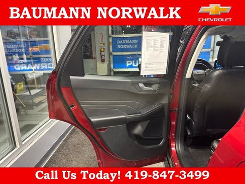 Used 2021 Ford Escape Titanium w/ Titanium Elite Package AWD/4WD image 34