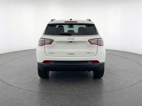 Used 2025 Jeep Compass Latitude AWD/4WD image 7