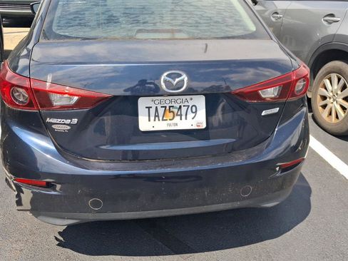 Used 2017 MAZDA MAZDA3 Sport FWD image 11