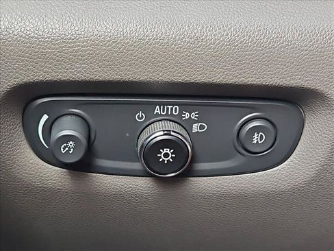 Used 2020 Chevrolet Traverse Premier AWD/4WD image 17