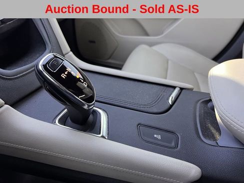 Used 2017 Cadillac XT5 Luxury w/ Driver Awareness Package image 20