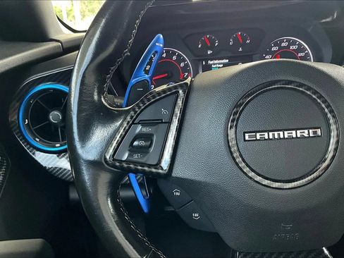 Used 2018 Chevrolet Camaro LT RWD image 10