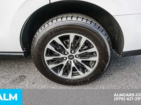 Used 2025 Ford Expedition Platinum AWD/4WD image 16