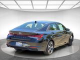 Used 2023 Hyundai Elantra SEL w/ Convenience Package image 4
