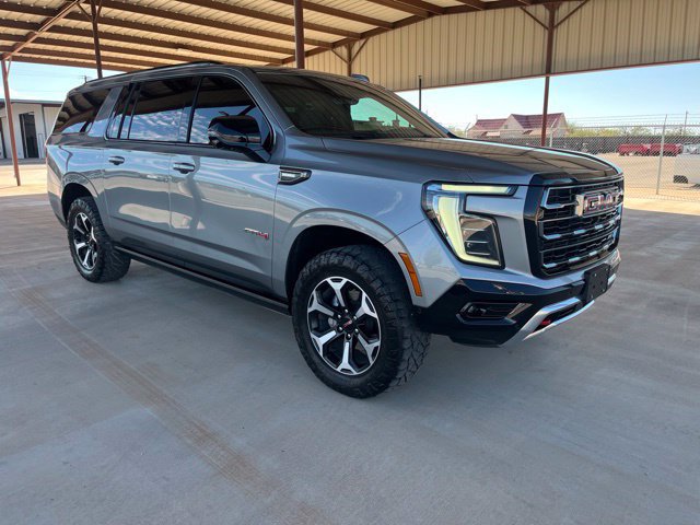 Used 2026 GMC Yukon XL AT4 w/ AT4 Premium Plus Package AWD/4WD image 3