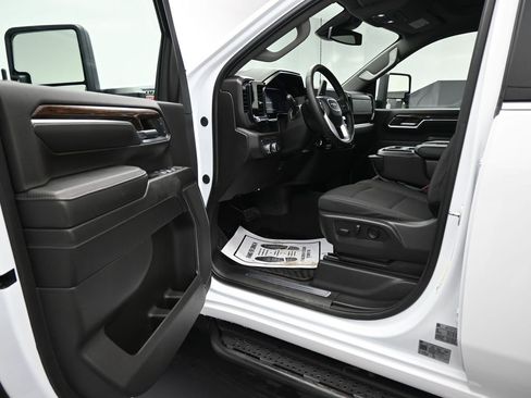 Used 2024 GMC Sierra 2500 SLE w/ SLE Value Package; image 11