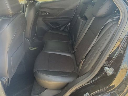 Used 2021 Buick Encore Preferred image 18