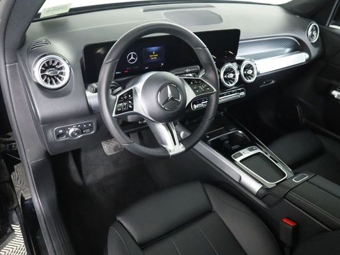 Certified 2025 Mercedes-Benz GLB 250 image 9
