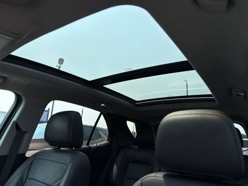 Used 2019 Chevrolet Equinox Premier FWD image 28