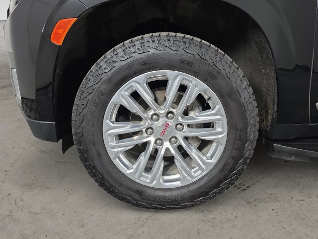 Used 2024 GMC Yukon XL SLT w/ SLT Luxury Package AWD/4WD image 9