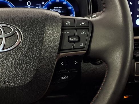 Used 2025 Toyota Camry XSE FWD image 21