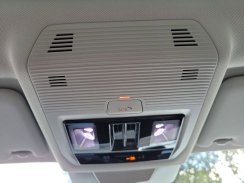 New 2026 Volkswagen Tiguan SE image 30