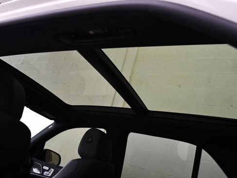 Used 2022 Mercedes-Benz GLE 580 GLE 580 4MATIC AWD 4dr SUV image 25