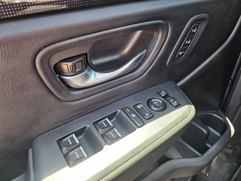 Used 2025 Honda Pilot Black Edition image 14