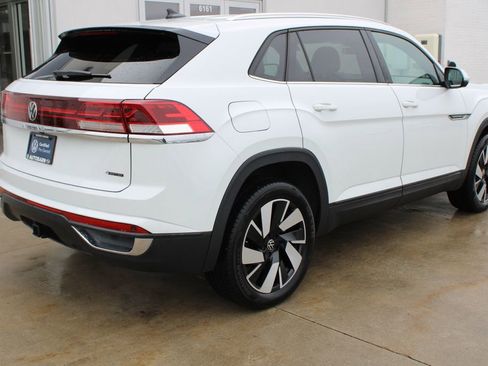Certified 2024 Volkswagen Atlas Cross Sport SE image 6