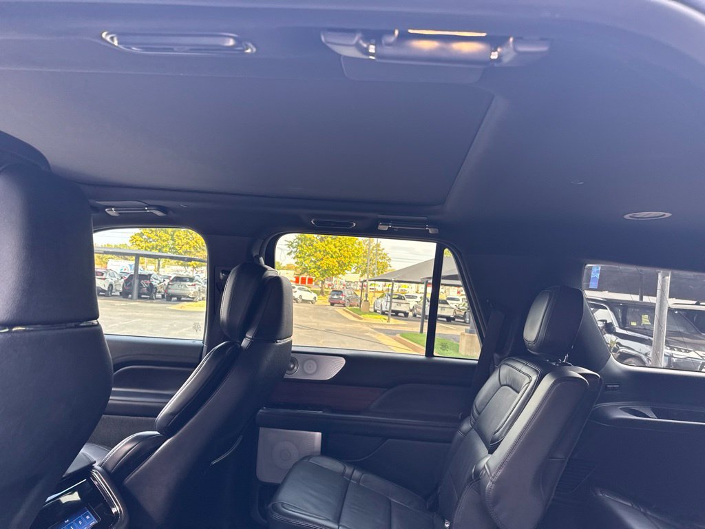 Used 2024 Lincoln Navigator Reserve AWD/4WD image 7