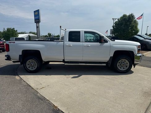 Used 2019 Chevrolet Silverado 2500 LT AWD/4WD image 4