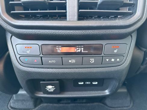 Used 2025 Honda Pilot Elite image 16