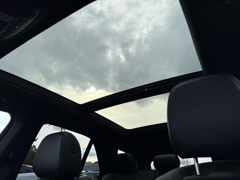 Used 2020 Mercedes-Benz GLE 350 4MATIC image 2