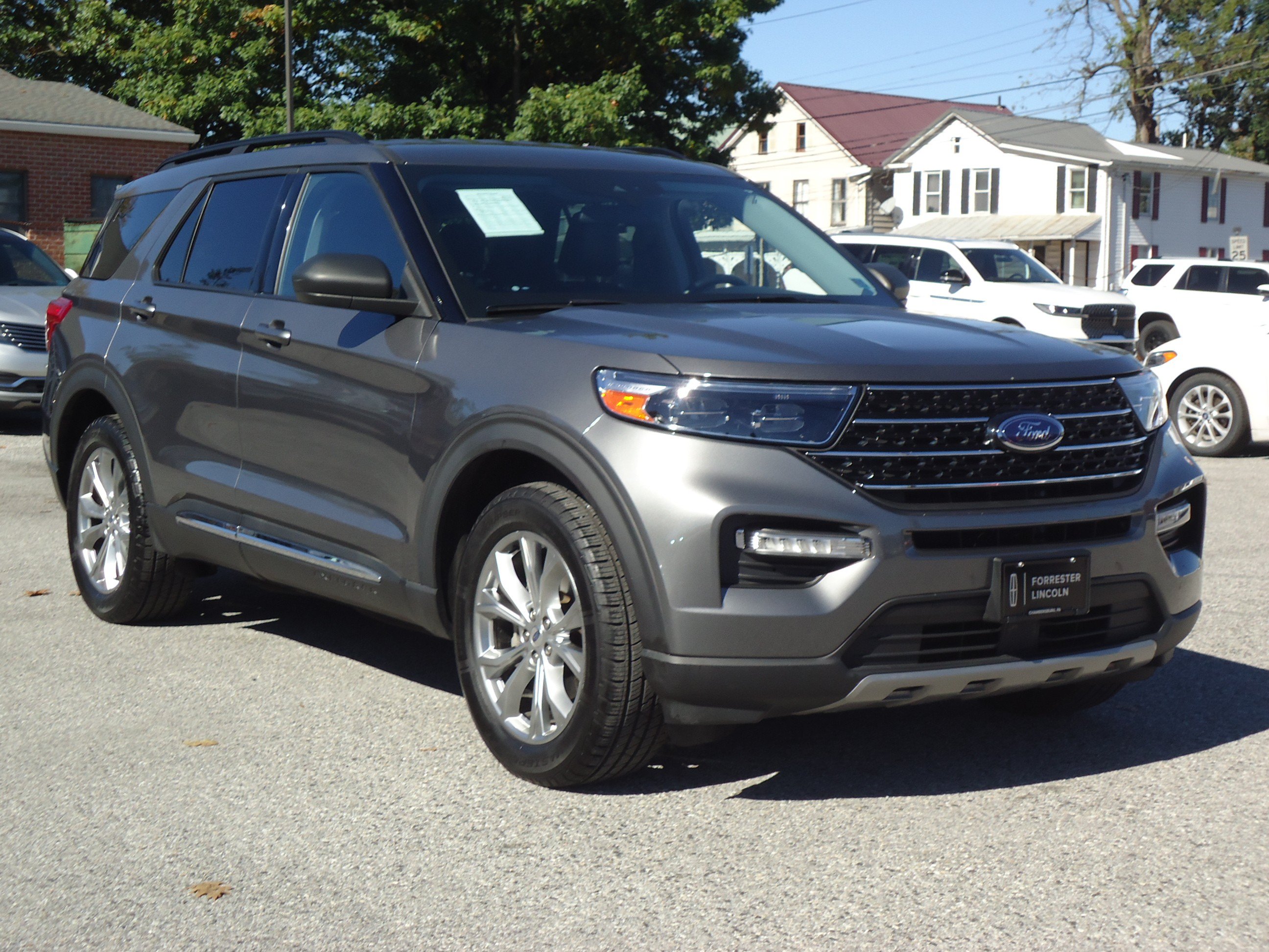 Used 2021 Ford Explorer XLT w/ Equipment Group 202A AWD/4WD image 1