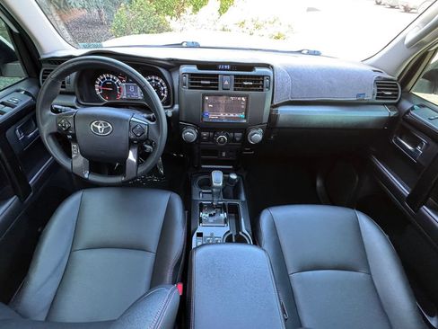 Used 2018 Toyota 4Runner TRD Off-Road Premium w/ Convenience Package AWD/4WD image 37