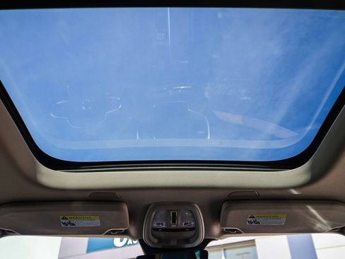 Used 2023 Volvo XC90 B6 Core w/ Climate Package image 18