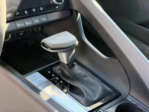 Used 2023 Hyundai Elantra SEL w/ Cargo Package FWD image 9