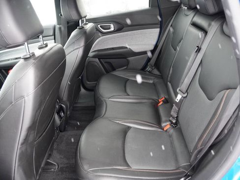 Used 2023 Jeep Compass Latitude image 16