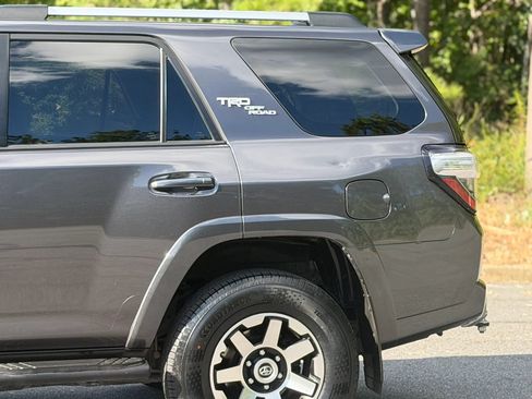 Used 2018 Toyota 4Runner TRD Off-Road AWD/4WD image 7