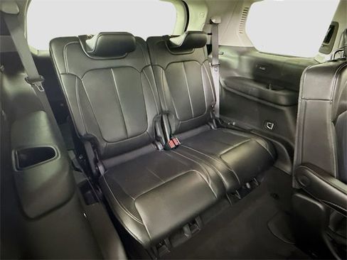 Used 2023 Jeep Grand Cherokee L Limited image 28