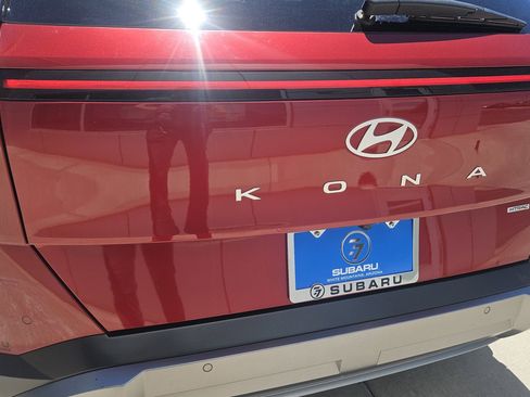Used 2025 Hyundai Kona Limited AWD/4WD image 7