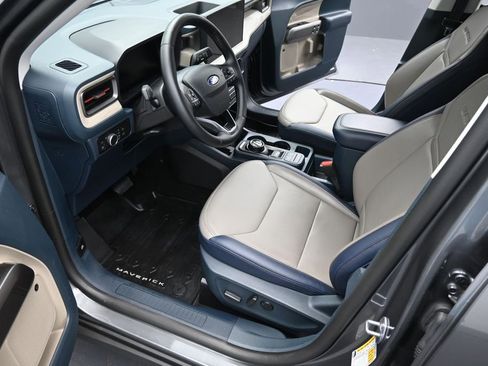 Used 2025 Ford Maverick Lariat AWD/4WD image 11