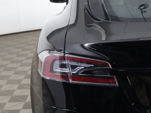 Used 2022 Tesla Model S image 18