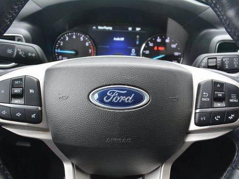 Used 2023 Ford Explorer XLT w/ Equipment Group 202A image 11