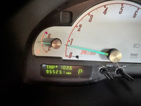 Used 2002 Ford Thunderbird RWD image 12