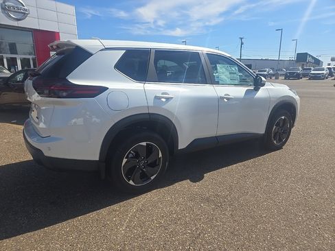 New 2026 Nissan Rogue SV image 7