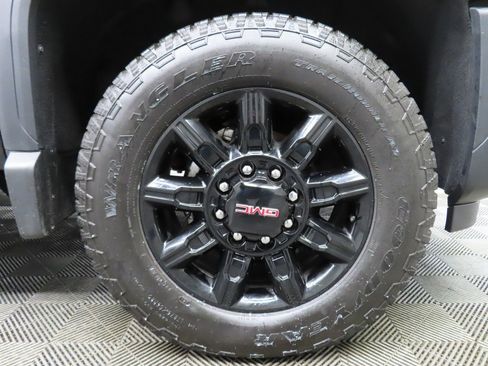 Used 2025 GMC Sierra 2500 AT4 w/ AT4 Premium Plus Package image 8