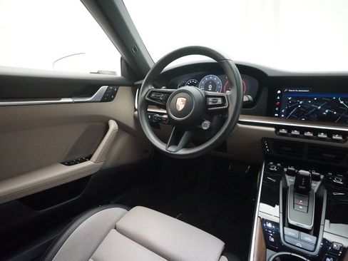 Used 2025 Porsche 911 Carrera RWD image 16