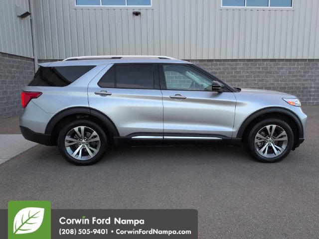 Used 2020 Ford Explorer Platinum w/ Premium Technology Package AWD/4WD image 2