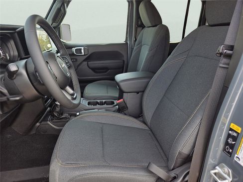 New 2025 Jeep Gladiator Sport image 41