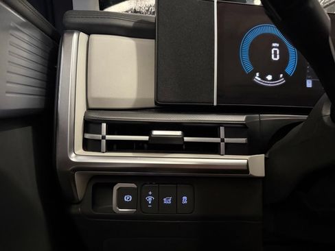 Used 2025 Hyundai Santa Fe SE FWD image 12